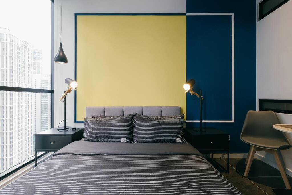 Pangsapuri Designer Klcc 2 Bedroom 4pax 100mbps Youtube *
