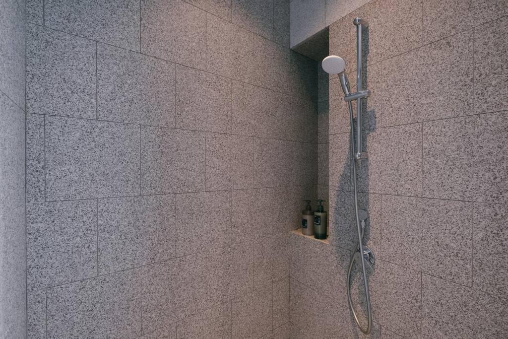 Designer Klcc 2 Bedroom 4pax 100mbps Youtube *